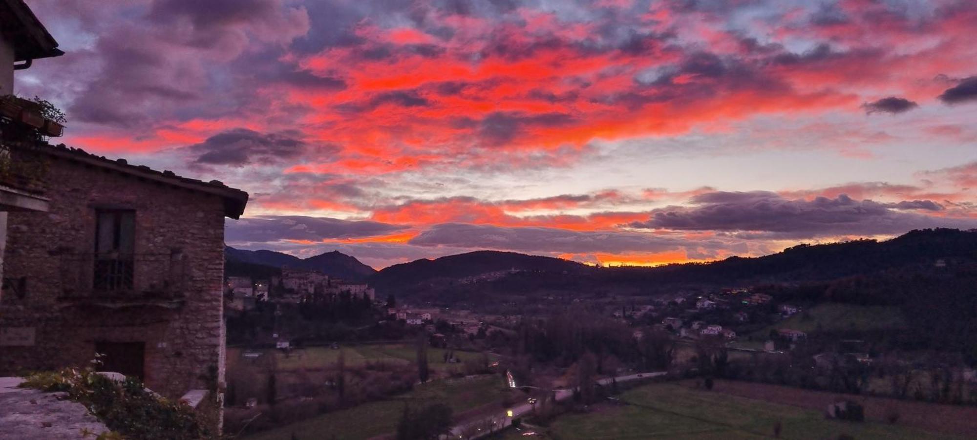Cuore del Castello Arrone Esterno foto