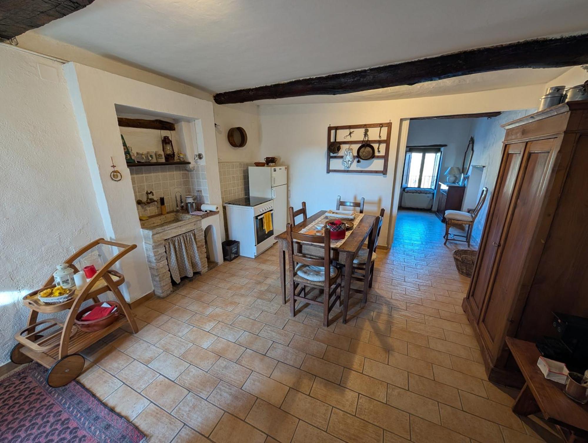 Cuore del Castello Arrone Esterno foto