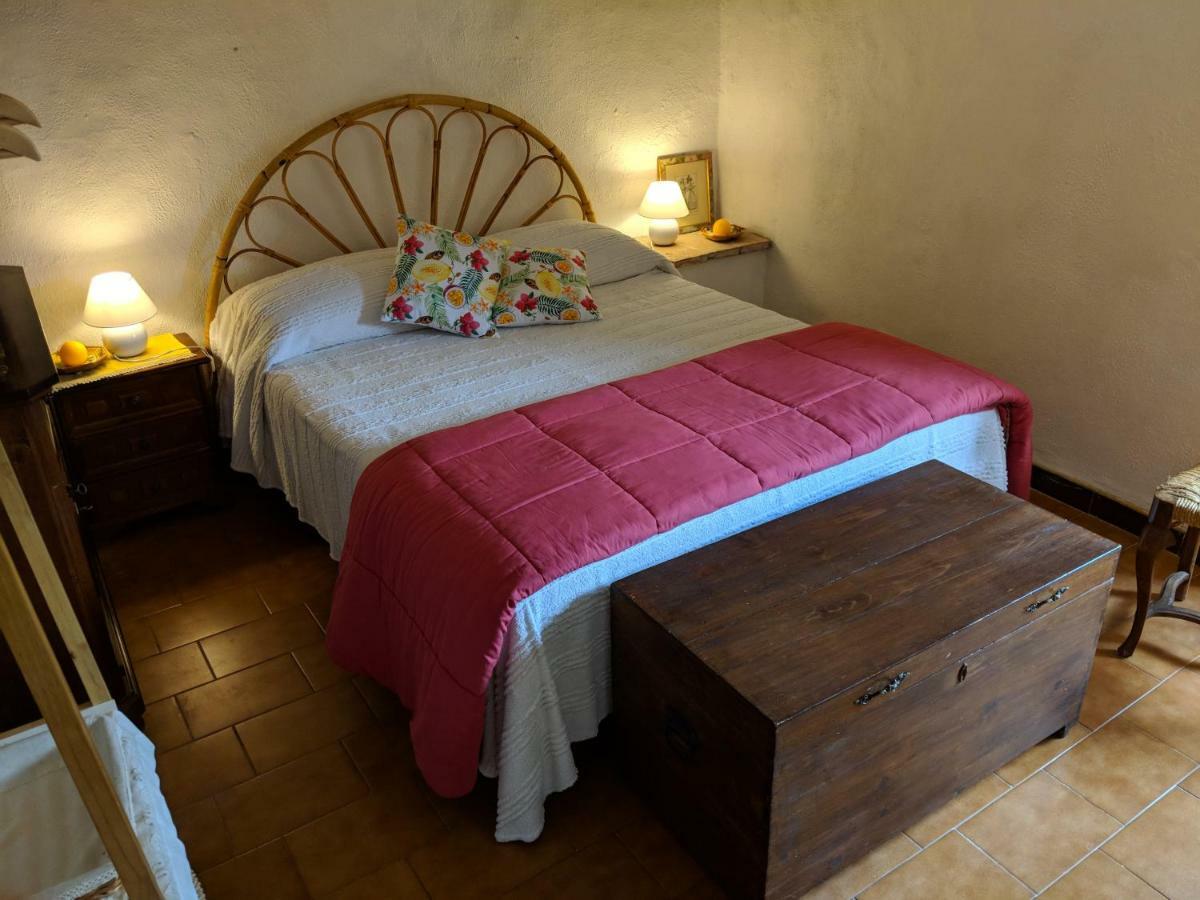 Cuore del Castello Arrone Esterno foto