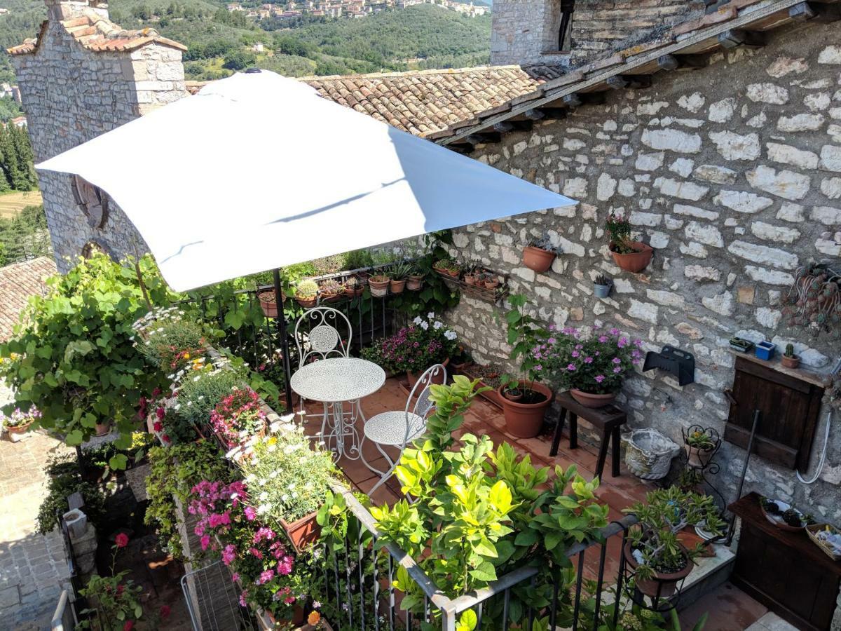 Cuore del Castello Arrone Esterno foto